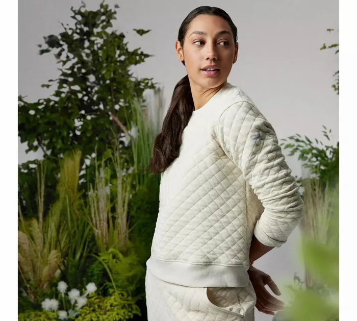 Columbia Lodge Quilted Crew Sweatshirt Chalk Womens Columbia Sportswear Pullovers and Tops Columbia Lodge Quilted Crew Sweatshirt Chalk Womens Columbia Sportswear Pullovers and Tops