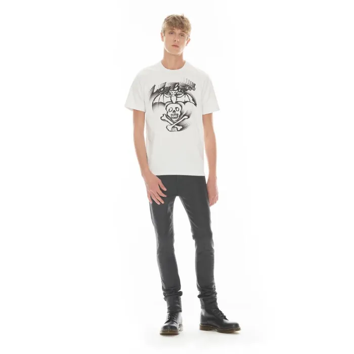 Cult Of Individuality LUCKY BASTARD SHORT SLEEVE CREW NECK TEE IN WHITE White Apparel TSHIRTS