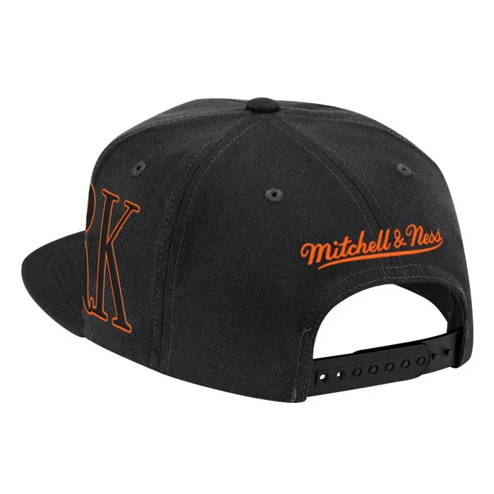 Hats and Headwear Men Mitchell and Ness Winner Circle Snapback New York Knicks