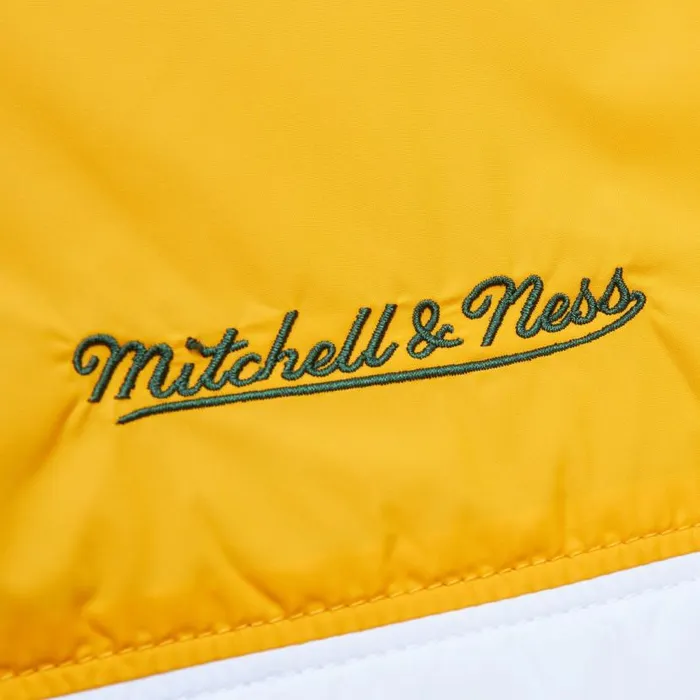 Jackets and Outerwear Men Mitchell and Ness In The Clutch Puffer Jacket Vintage Logo Green Bay Packers Jackets and Outerwear Men Mitchell and Ness In The Clutch Puffer Jacket Vintage Logo Green Bay Packers
