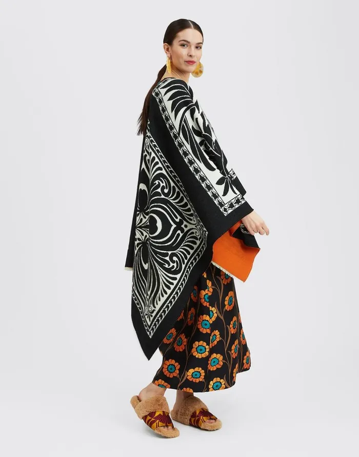 La Double J Reversible Poncho Mix Tiles Black In Wool Ready To Wear Outerwear La Double J Reversible Poncho Mix Tiles Black In Wool Ready To Wear Outerwear