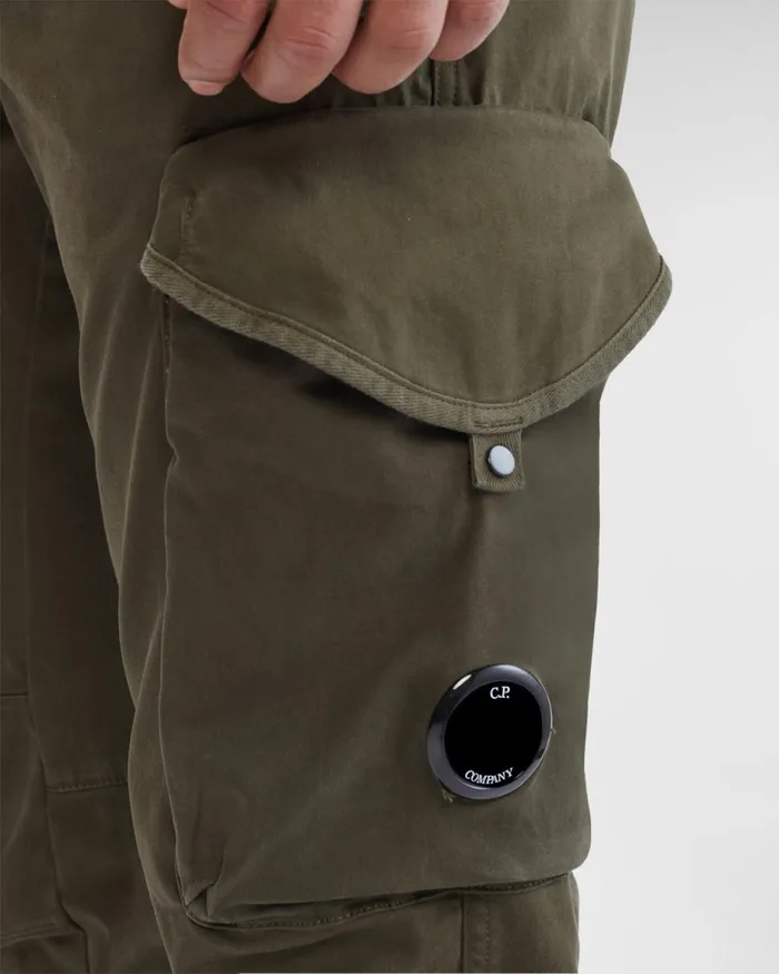Man CP Company Trousers Stretch Sateen Ergonomic Pants Ivy Green