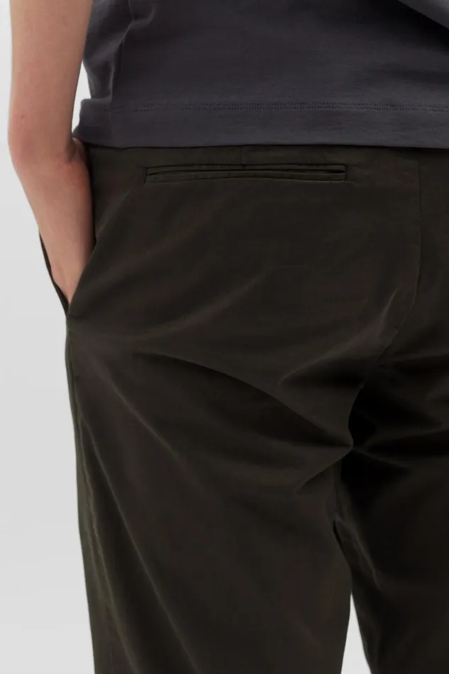 Men Aros Regular Italian Brushed Twill Chino Beech Green Norse Projects Trousers