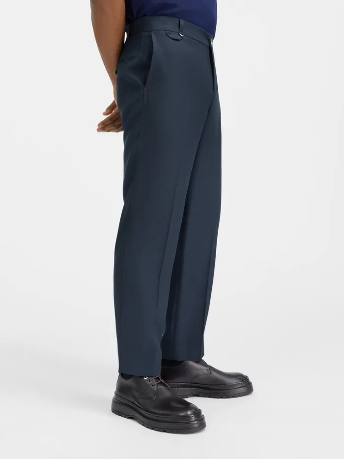 Men The Cabri Pants Dark Navy JACQUEMUS Trousers and Shorts Men The Cabri Pants Dark Navy JACQUEMUS Trousers and Shorts