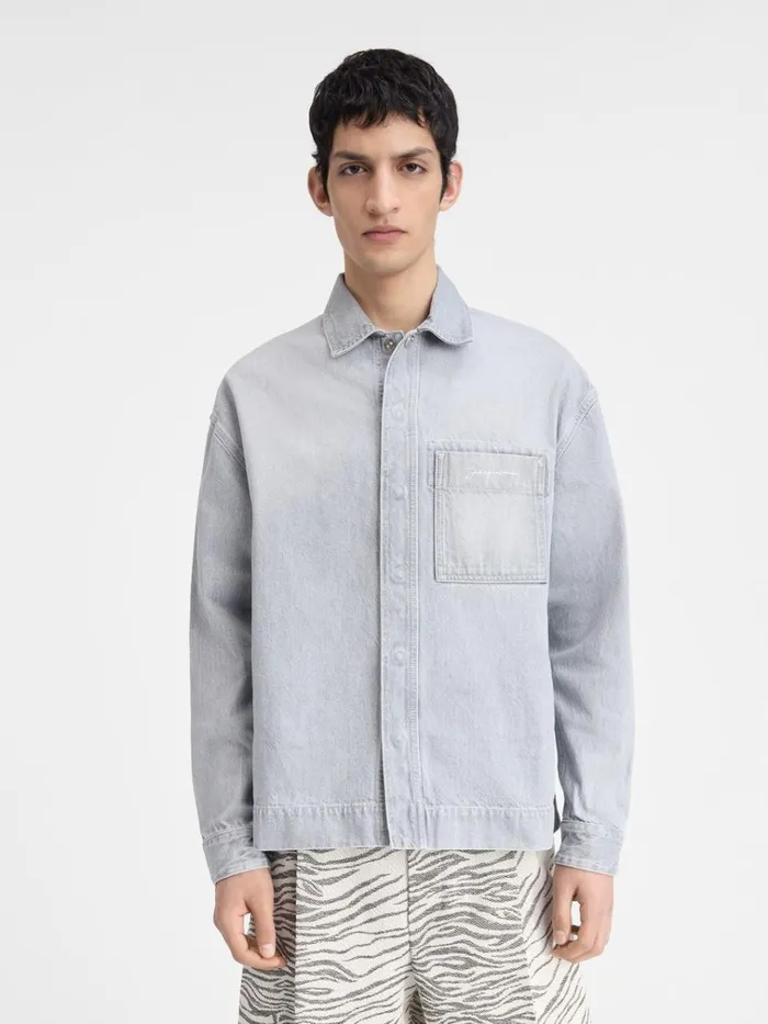 Men The DeNmes Denim Shirt Grey Offwhite JACQUEMUS Shirts Men The DeNmes Denim Shirt Grey Offwhite JACQUEMUS Shirts