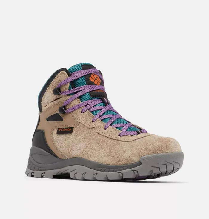 Newton Ridge BC Boot Wet Sand Cedar Womens Columbia Sportswear Boots