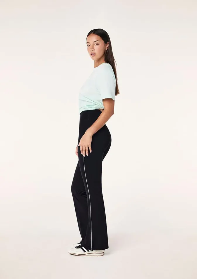 PE Nation Tees Women AERO SHORT SLEEVE TEE IN HINT OF MINT PE Nation Tees Women AERO SHORT SLEEVE TEE IN HINT OF MINT