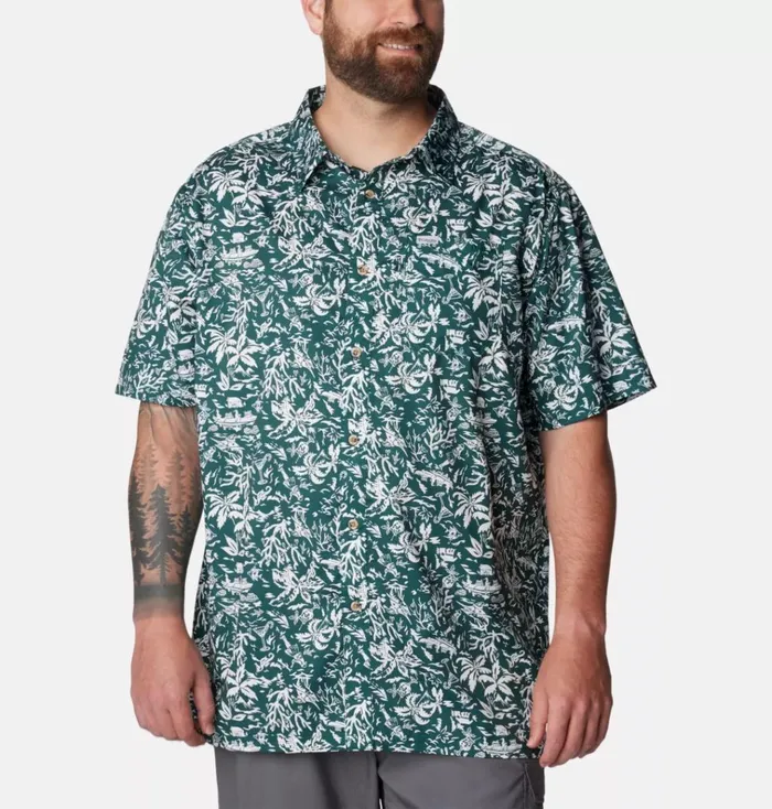 PFG Super Slack Tide Camp Shirt Big Dark Ivy Kona Kalikimaka Print Mens Columbia Sportswear Short Sleeve PFG Super Slack Tide Camp Shirt Big Dark Ivy Kona Kalikimaka Print Mens Columbia Sportswear Short Sleeve