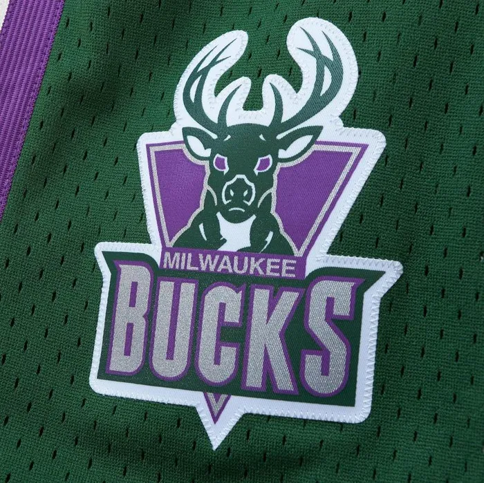 Shorts Men Mitchell and Ness Cream Swingman Shorts Milwaukee Bucks 2000 Shorts Men Mitchell and Ness Cream Swingman Shorts Milwaukee Bucks 2000