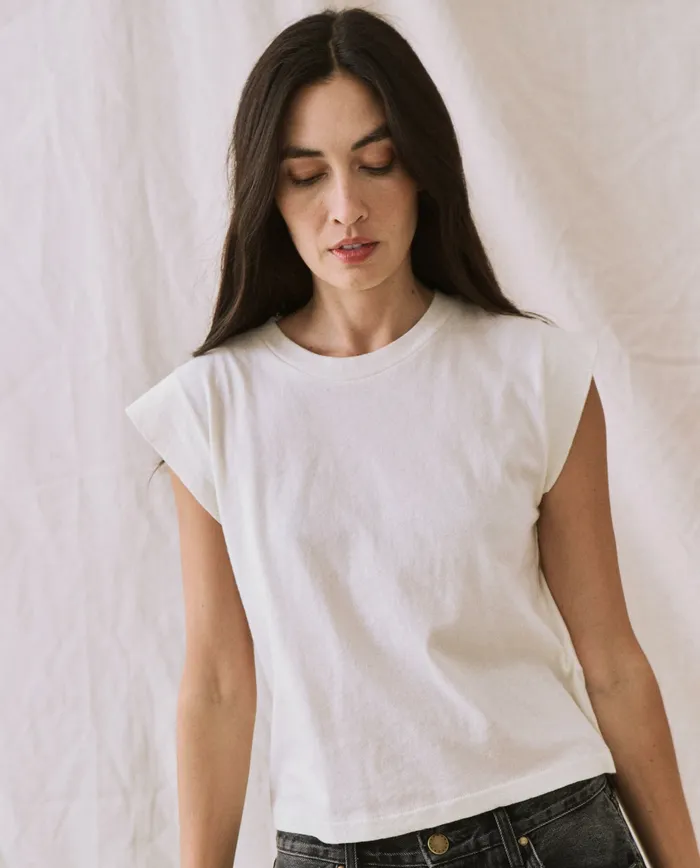 Tees Women The Great The Peak Shoulder Tee Washed White