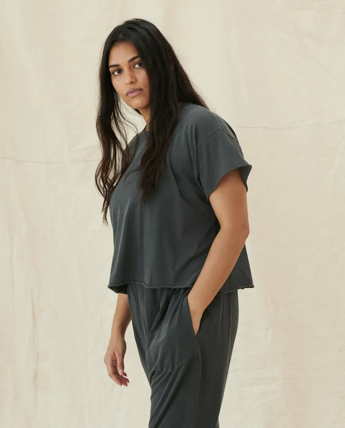 The Crop Tee Solid WASHED BLACK Women Tees The Great The Crop Tee Solid WASHED BLACK Women Tees The Great