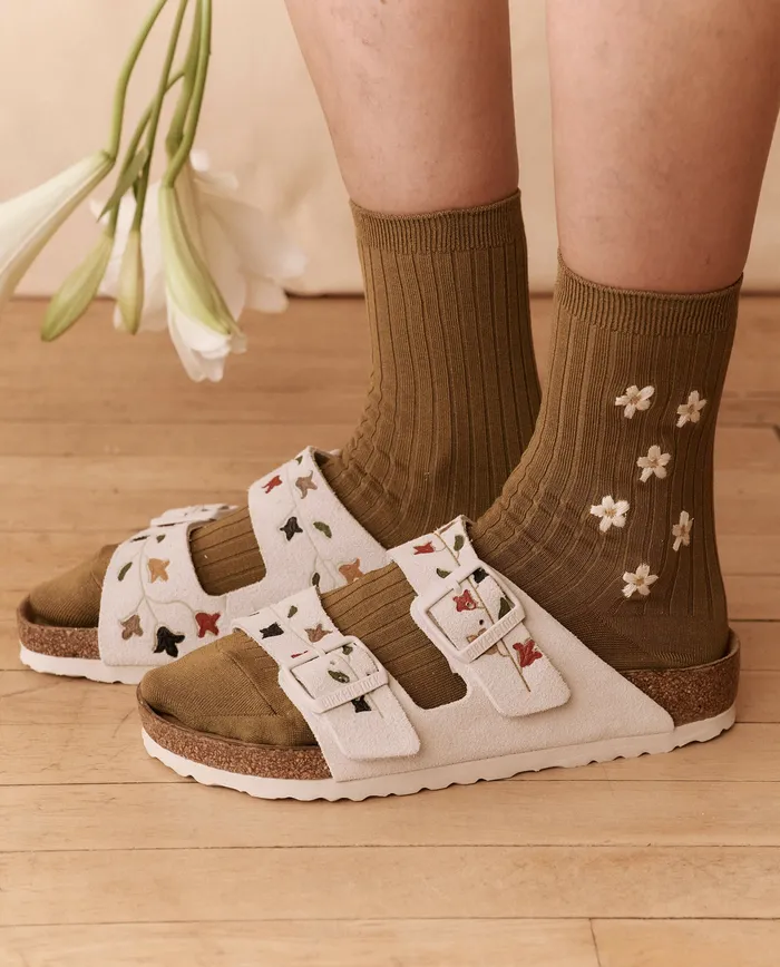 The Great Shoes Women The BIRKENSTOCK Arizona with Hand Painted Tooled Tulip Antique Whi