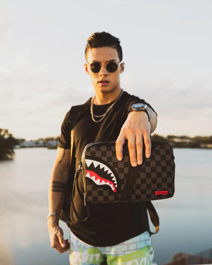 WomenMen HENNY AIIR TO THE THRONE TOILETRY BAG SPRAYGROUND Toiletries Aka Money Bags WomenMen HENNY AIIR TO THE THRONE TOILETRY BAG SPRAYGROUND Toiletries Aka Money Bags