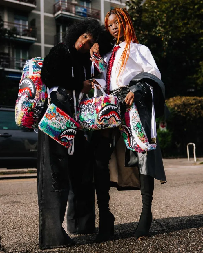 WomenMen LE MONDE DES GRAFFITIS CROSSOVER CLUTCH SPRAYGROUND Crossover Clutches WomenMen LE MONDE DES GRAFFITIS CROSSOVER CLUTCH SPRAYGROUND Crossover Clutches