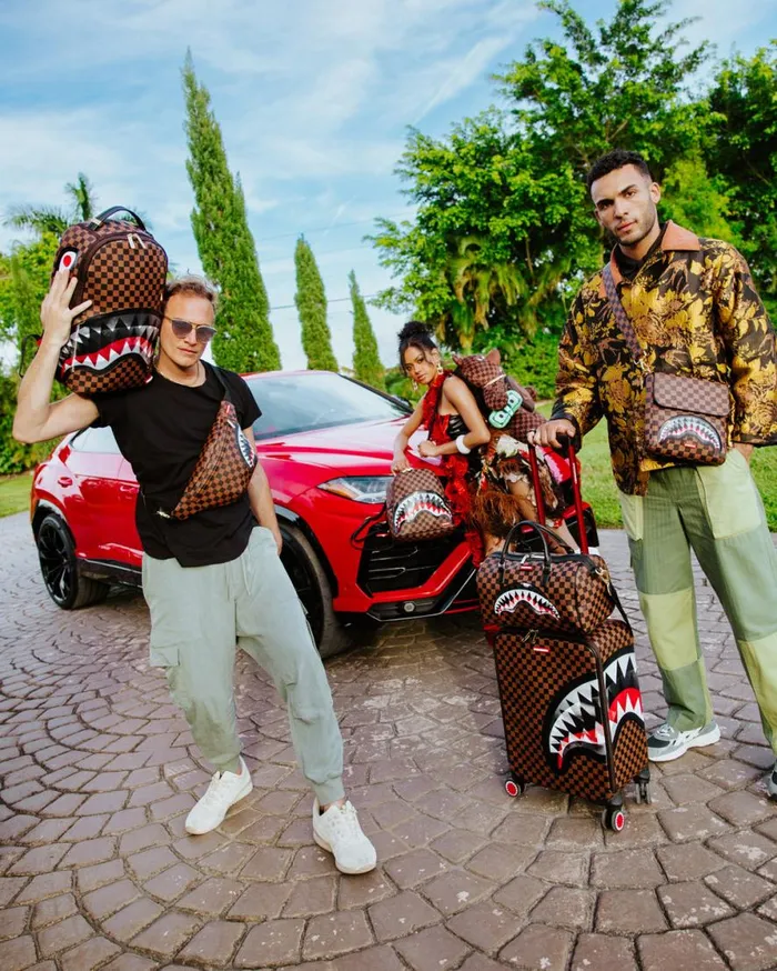 WomenMen LENTICULAR EFFECTS CROSSOVER CLUTCH W SHOULDER STRAP SPRAYGROUND Crossover Clutches WomenMen LENTICULAR EFFECTS CROSSOVER CLUTCH W SHOULDER STRAP SPRAYGROUND Crossover Clutches