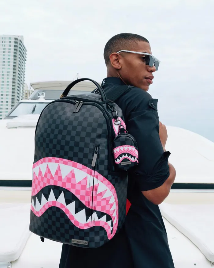 WomenMen SHARKS IN CANDY QUATTRO BACKPACK SPRAYGROUND Backpacks WomenMen SHARKS IN CANDY QUATTRO BACKPACK SPRAYGROUND Backpacks