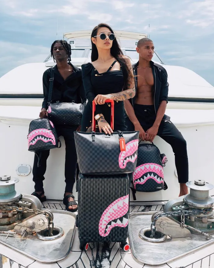 WomenMen SHARKS IN CANDY QUATTRO BACKPACK SPRAYGROUND Backpacks WomenMen SHARKS IN CANDY QUATTRO BACKPACK SPRAYGROUND Backpacks