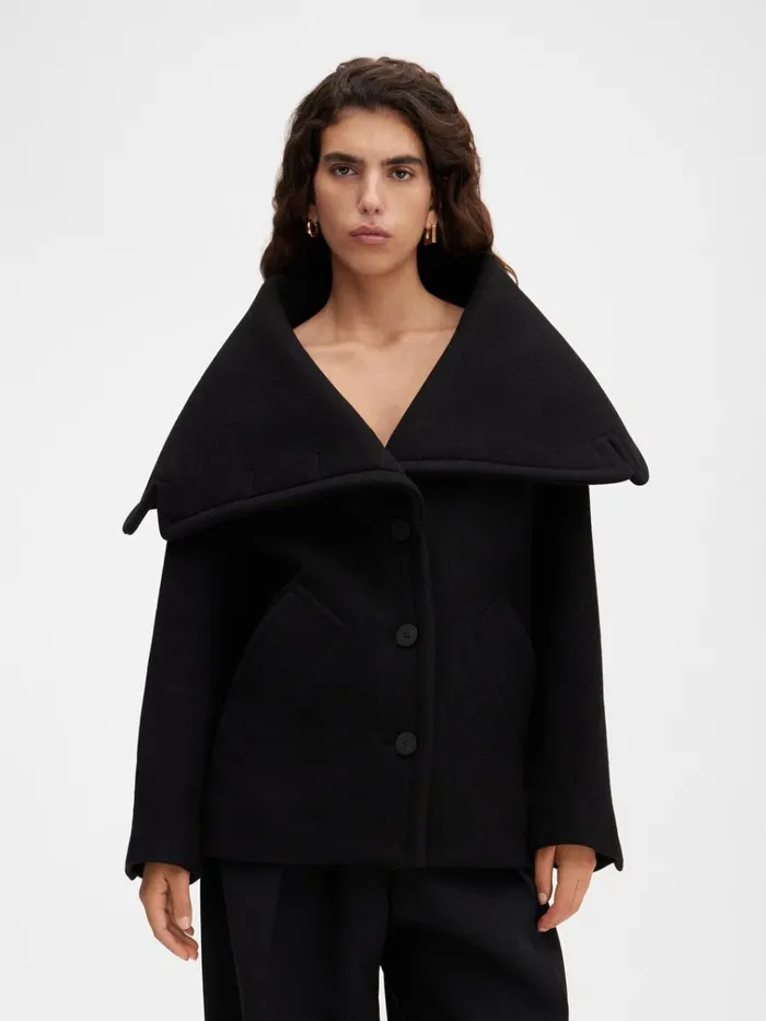 Women The Caruso Peacoat Black JACQUEMUS Coats and Jackets Women The Caruso Peacoat Black JACQUEMUS Coats and Jackets