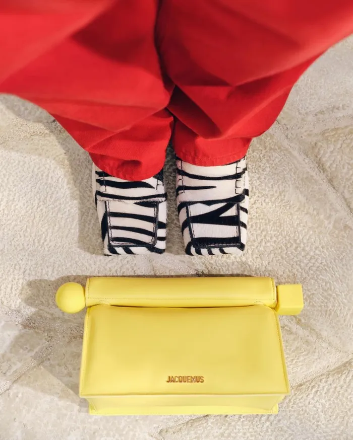 Women The Rond Carr Clutch Yellow JACQUEMUS Crossbody and Handbags Women The Rond Carr Clutch Yellow JACQUEMUS Crossbody and Handbags